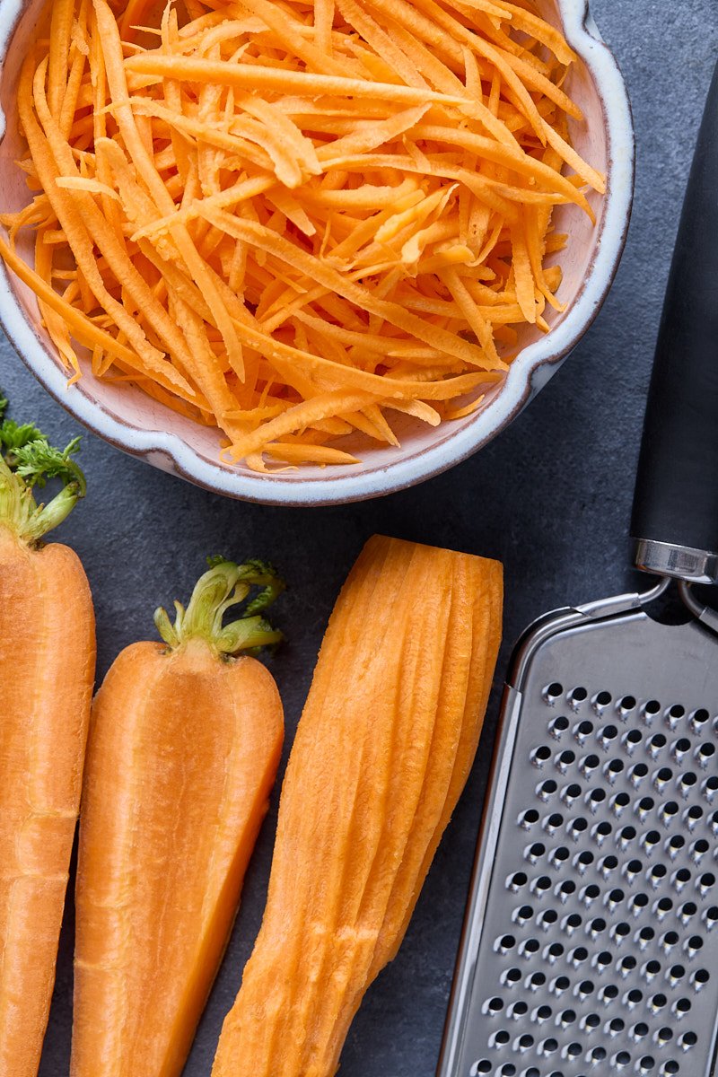 Choose fresh carrot are orange in color.